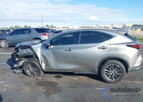2025 Lexus Nx 250 Premium z USA, uszkodzony, nr VIN 2T2GDCAZXSC019452